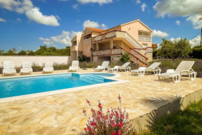 Villa Oasis Tinj - Happy Rentals